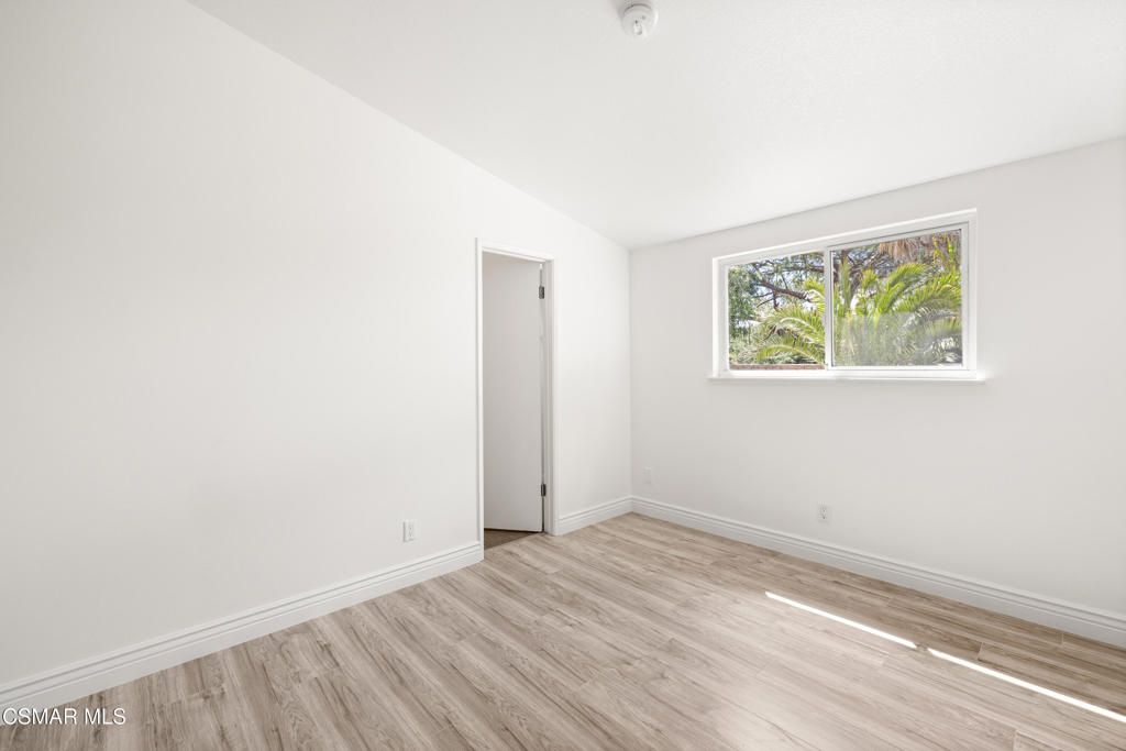 Image 14 of property listing at 1005 Sheffield Place, Thousand Oaks, CA 91360