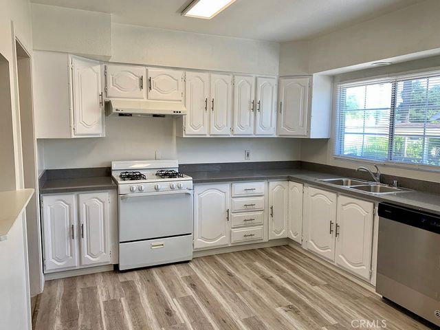 99 N Greenwood Avenue, Pasadena, CA 91107