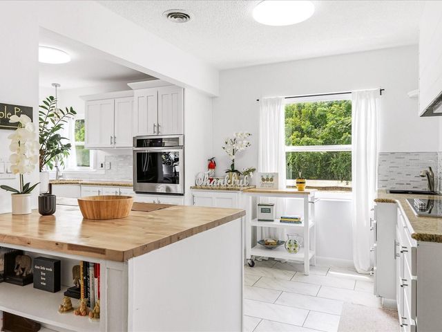 936 DAWN STREET, Venice, FL 34285