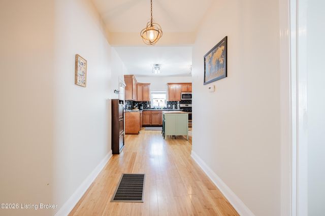 1030 E Oak St, Louisville, KY 40204