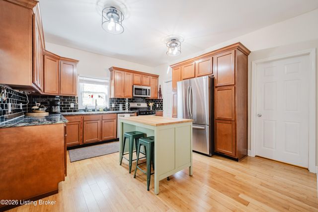 1030 E Oak St, Louisville, KY 40204