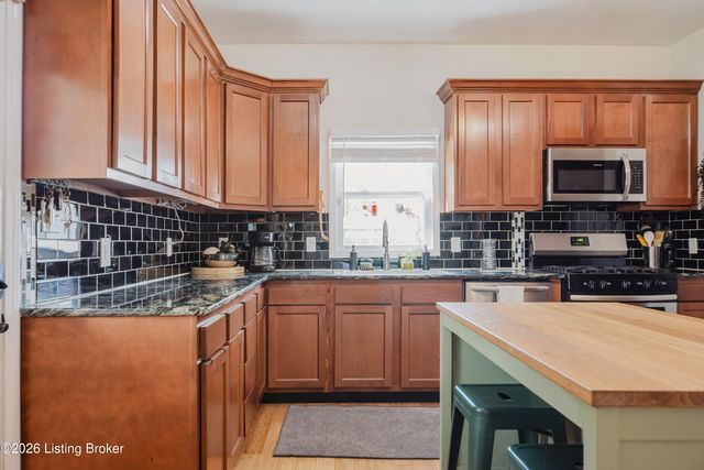 1030 E Oak St, Louisville, KY 40204
