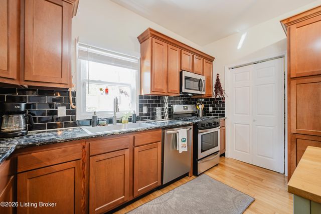 1030 E Oak St, Louisville, KY 40204