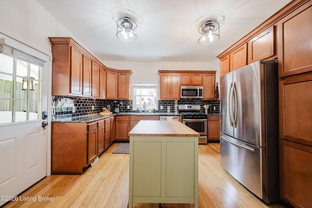 1030 E Oak St, Louisville, KY 40204