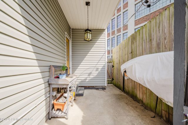 1030 E Oak St, Louisville, KY 40204