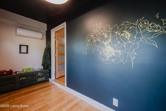 1030 E Oak St, Louisville, KY 40204