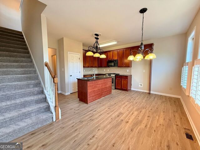 525 Grove Field Court, Suwanee, GA 30024