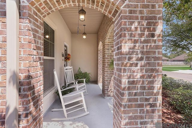 18341 Sunset Park Dr, Prairieville, LA 70769