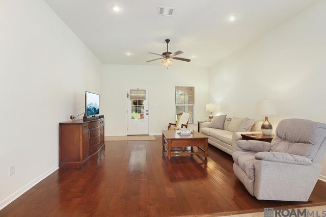 18341 Sunset Park Dr, Prairieville, LA 70769