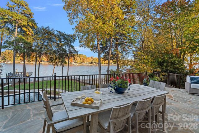 119 S Longfellow Lane, Mooresville, NC 28117