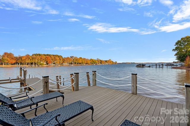 119 S Longfellow Lane, Mooresville, NC 28117
