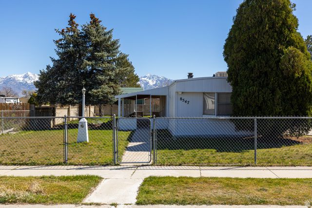 8547 S COACHMAN WAY, West Jordan, UT 84088