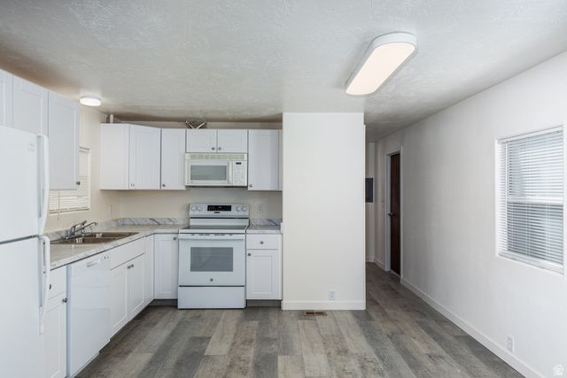 8547 S COACHMAN WAY, West Jordan, UT 84088