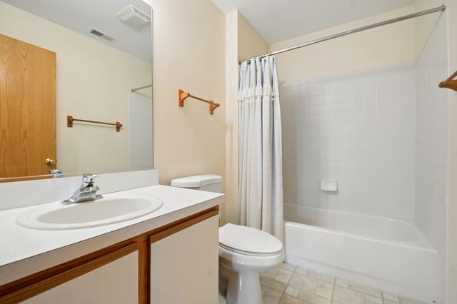 3125 Town Square Drive 401, Rolling Meadows, IL 60008