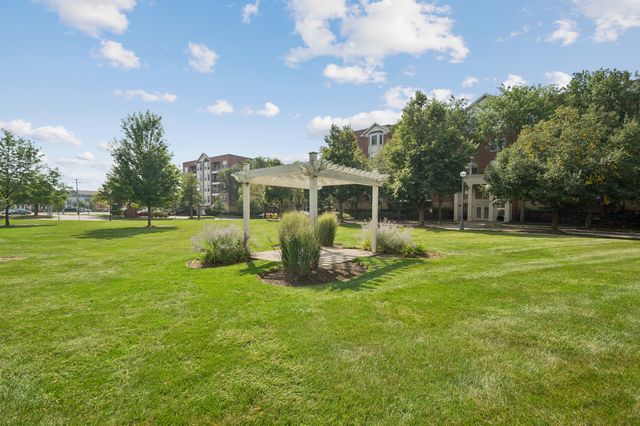 3125 Town Square Drive 401, Rolling Meadows, IL 60008