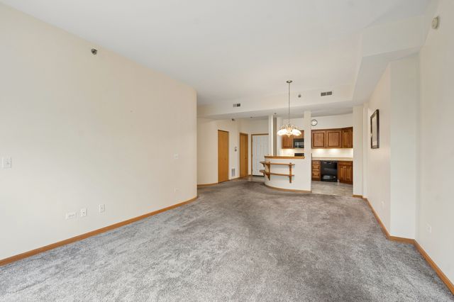3125 Town Square Drive 401, Rolling Meadows, IL 60008