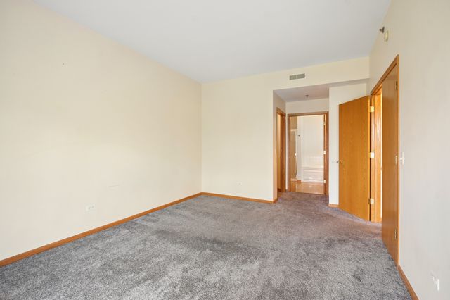 3125 Town Square Drive 401, Rolling Meadows, IL 60008