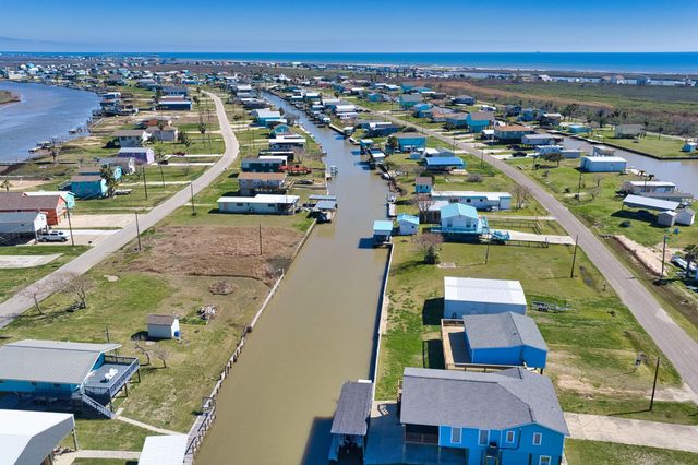 976 County Road 202, Sargent, TX 77414