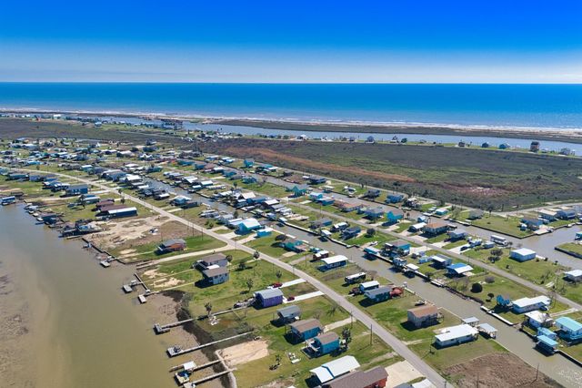 976 County Road 202, Sargent, TX 77414