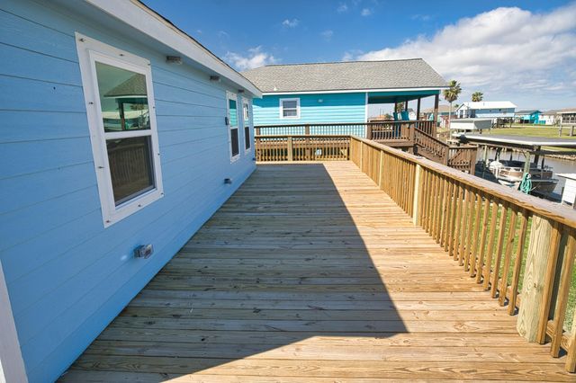 976 County Road 202, Sargent, TX 77414