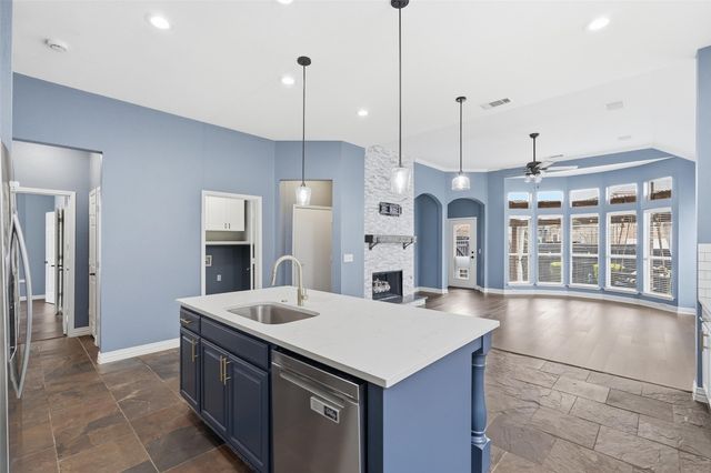 2331 Falcon Point Drive, Frisco, TX 75033