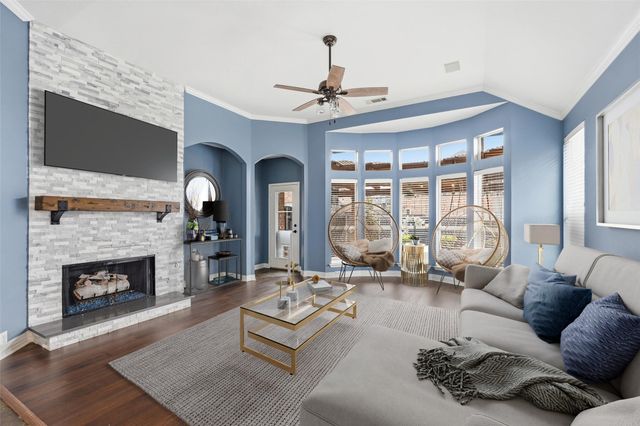 2331 Falcon Point Drive, Frisco, TX 75033