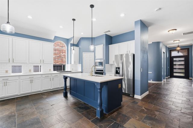 2331 Falcon Point Drive, Frisco, TX 75033