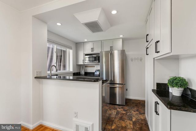 6021 WILLIAMSBURG RD, Alexandria, VA 22303