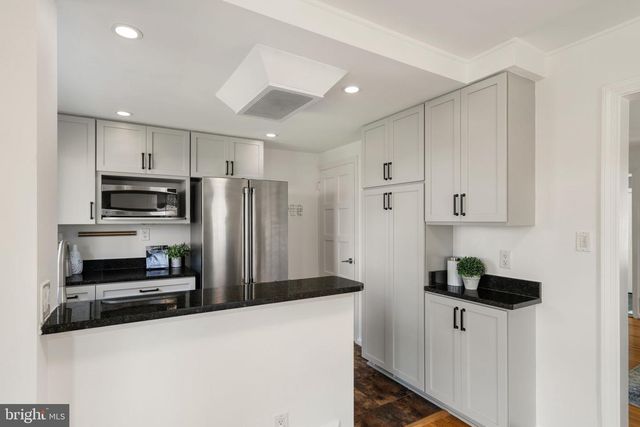 6021 WILLIAMSBURG RD, Alexandria, VA 22303