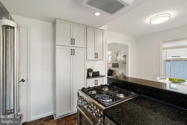 6021 WILLIAMSBURG RD, Alexandria, VA 22303