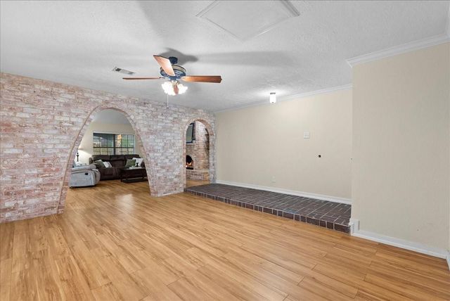 3727 Rau Drive, Dickinson, TX 77539