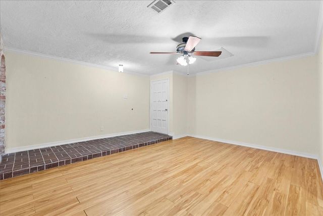 3727 Rau Drive, Dickinson, TX 77539