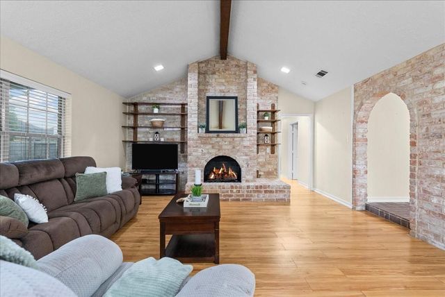 3727 Rau Drive, Dickinson, TX 77539