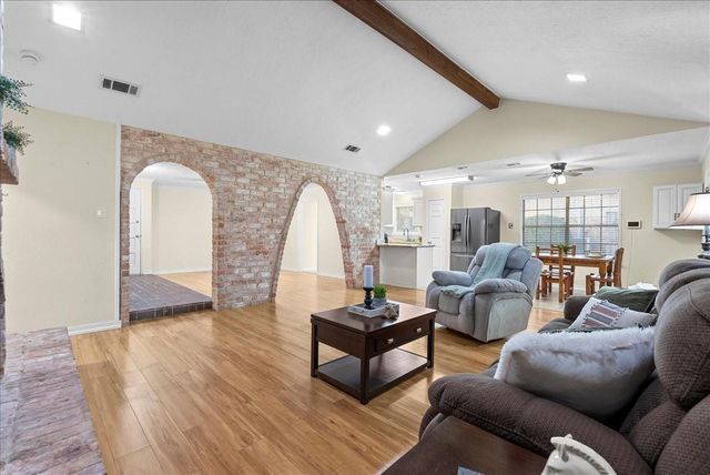 3727 Rau Drive, Dickinson, TX 77539