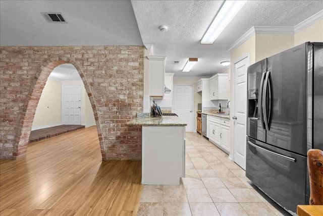 3727 Rau Drive, Dickinson, TX 77539