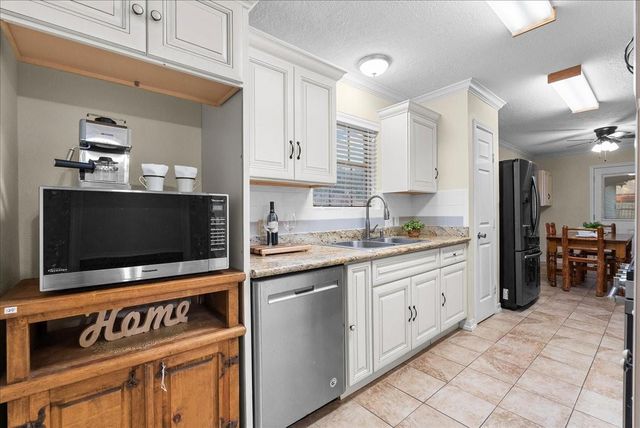 3727 Rau Drive, Dickinson, TX 77539