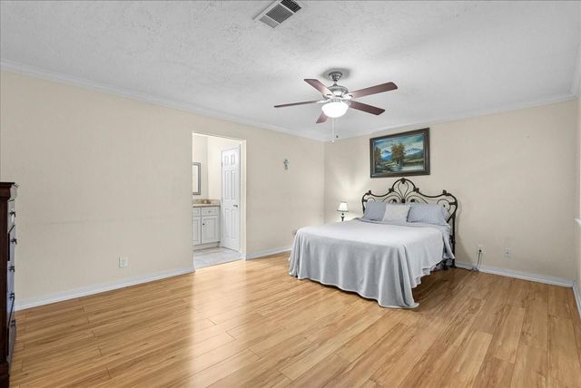 3727 Rau Drive, Dickinson, TX 77539