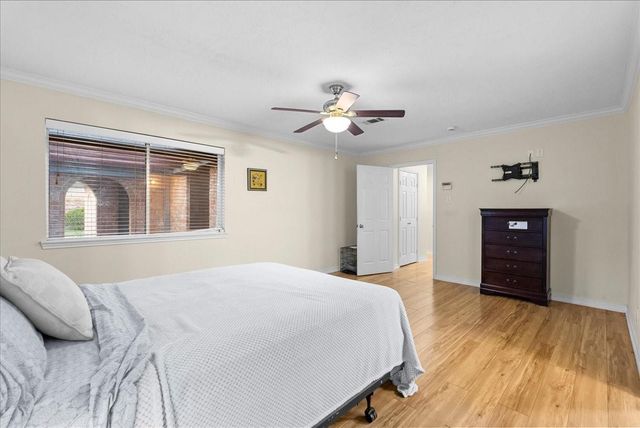 3727 Rau Drive, Dickinson, TX 77539