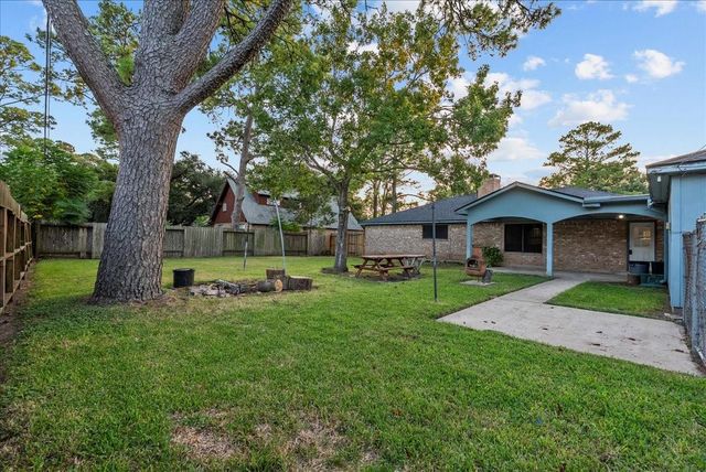 3727 Rau Drive, Dickinson, TX 77539