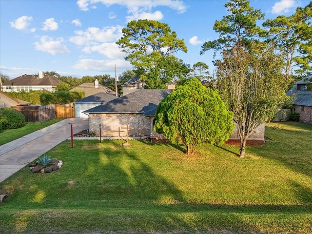 3727 Rau Drive, Dickinson, TX 77539
