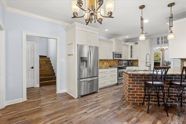 14 E Donnington Ct., Hattiesburg, MS 39402