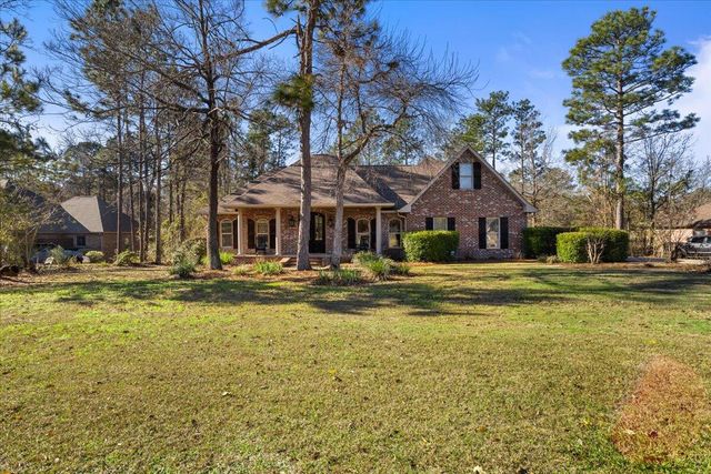 14 E Donnington Ct., Hattiesburg, MS 39402