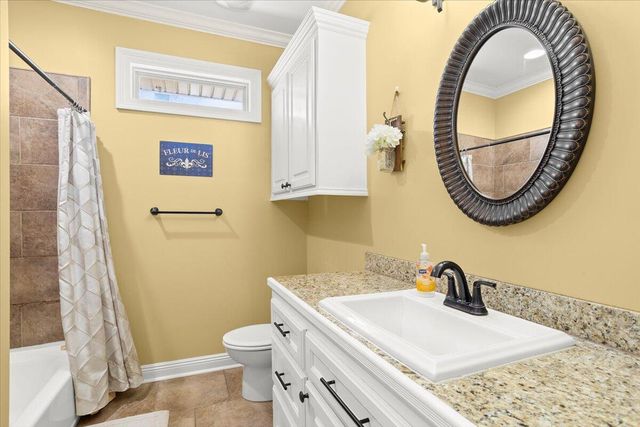 14 E Donnington Ct., Hattiesburg, MS 39402