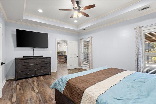 14 E Donnington Ct., Hattiesburg, MS 39402