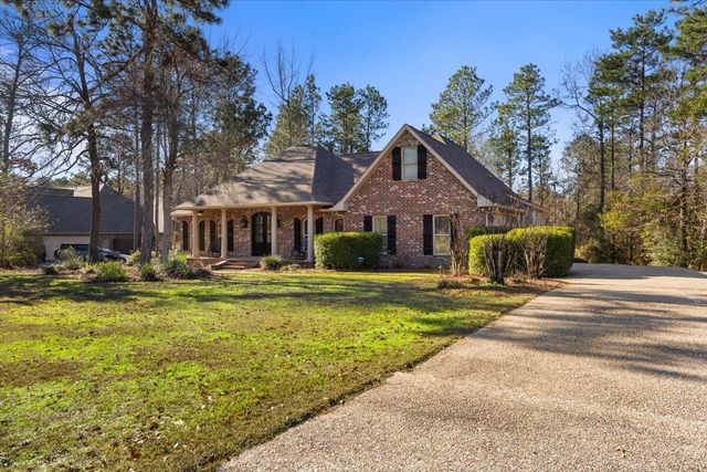 14 E Donnington Ct., Hattiesburg, MS 39402