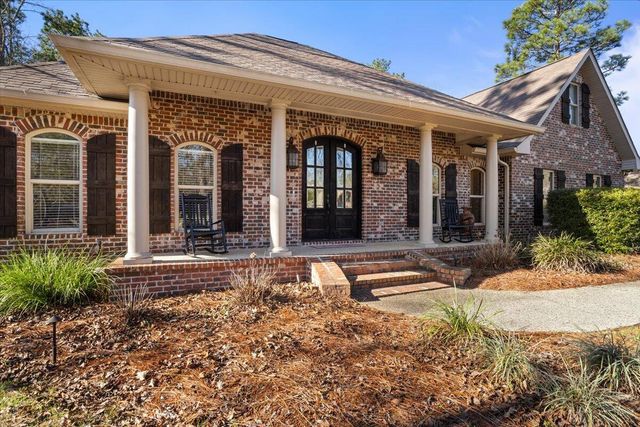 14 E Donnington Ct., Hattiesburg, MS 39402