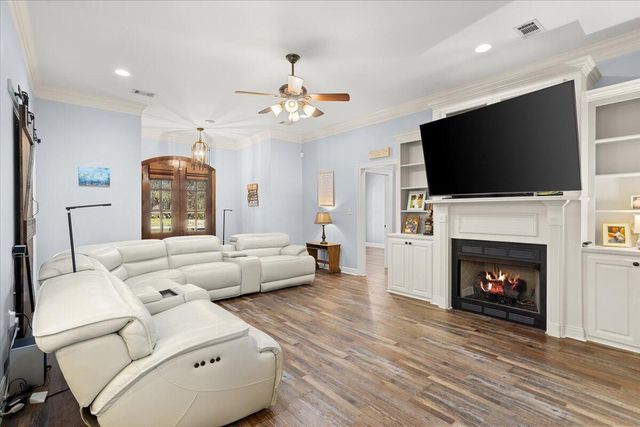 14 E Donnington Ct., Hattiesburg, MS 39402