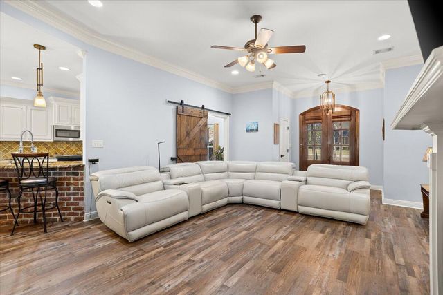 14 E Donnington Ct., Hattiesburg, MS 39402