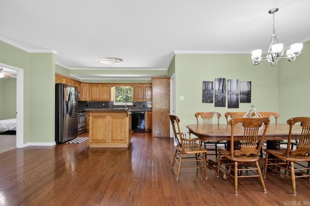 6618 Foxrun East End Dr, Mabelvale, AR 72103