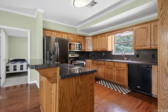 6618 Foxrun East End Dr, Mabelvale, AR 72103